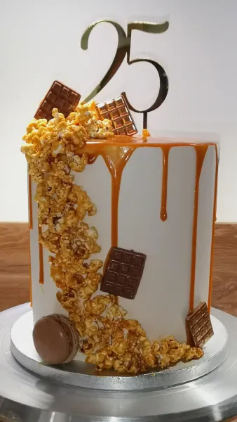 Création gâteau sur mesure Caramel/Popcorn à Saint Germain Laval (77)