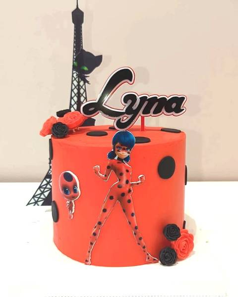 Création d'un gâteau d'anniversaire sur le thème de Lady Bug - Miraculous à Guignes